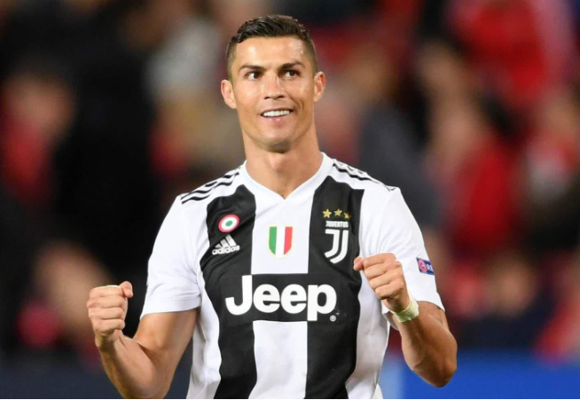 盘点马拉多纳职业生涯每年进球数据（马拉多纳职业生涯逐年进球统计）