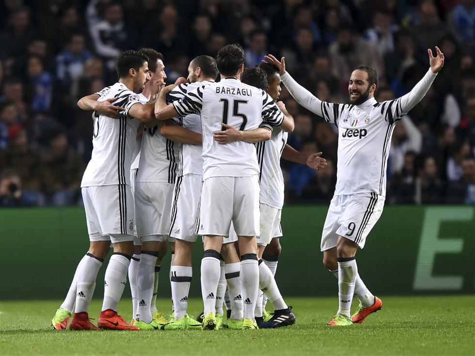 迪亚斯：希望J罗能一直留在国家队，世界杯战葡萄牙目标拿3分（迪亚斯：盼J罗长期留队，世界杯对葡萄牙力争全取三分）