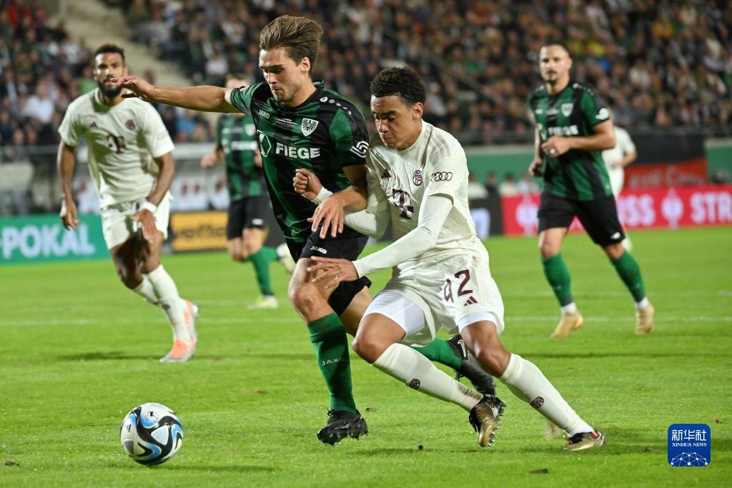 哈登新赛季助攻榜领跑联盟