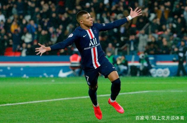 球迷：这球就是不讲道理的那种（球迷：这个球纯属不讲理）