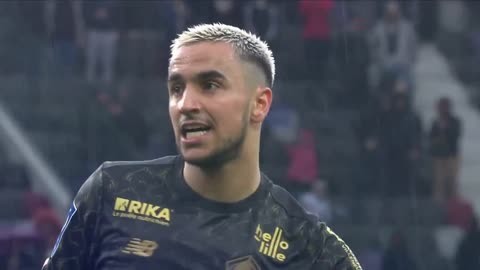 34岁阿联酋国脚奥马尔宣布退役，曾斩获亚洲足球先生（阿联酋名将奥马尔34岁宣布挂靴，曾获亚洲足球先生）