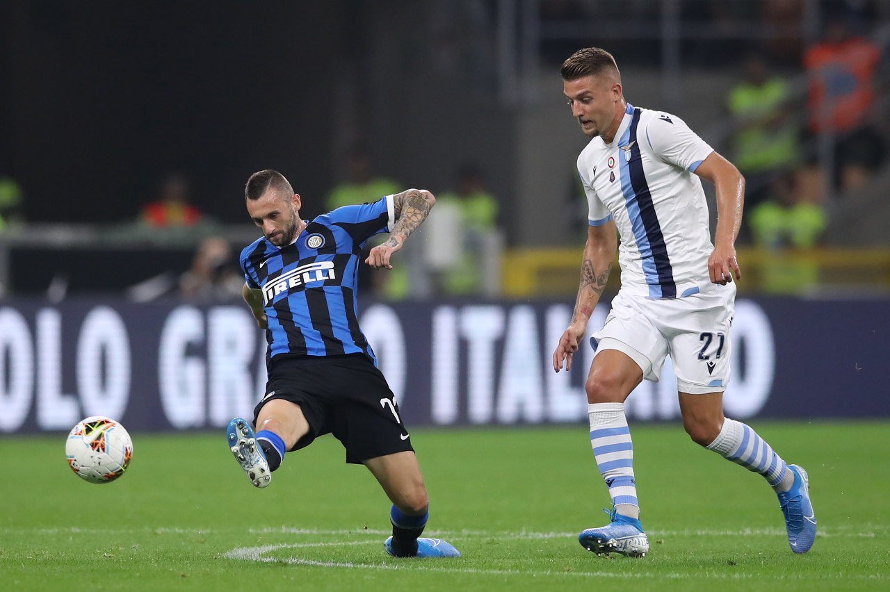 欧联杯八强抽签产生，多场恶战值得期待（欧联杯八强签位出炉，多场强强对话看点十足）