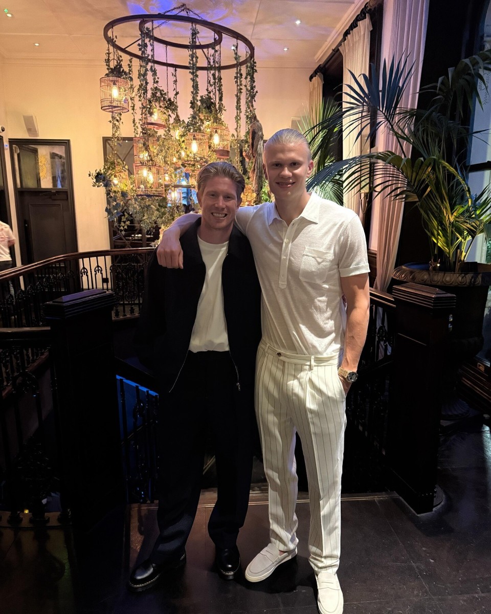 足球报：本土教练担纲国足主帅的可能性大增，邵佳一已报名（足球报：本土教头接任国足主帅概率走高，邵佳一已报名）