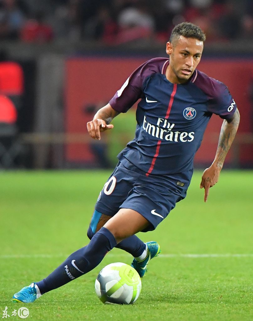 森保一对话特鲁西埃：与其执着于八强，不如以世界冠军为目标（森保一与特鲁西埃对话：别困于八强，把目标瞄准世界冠军）