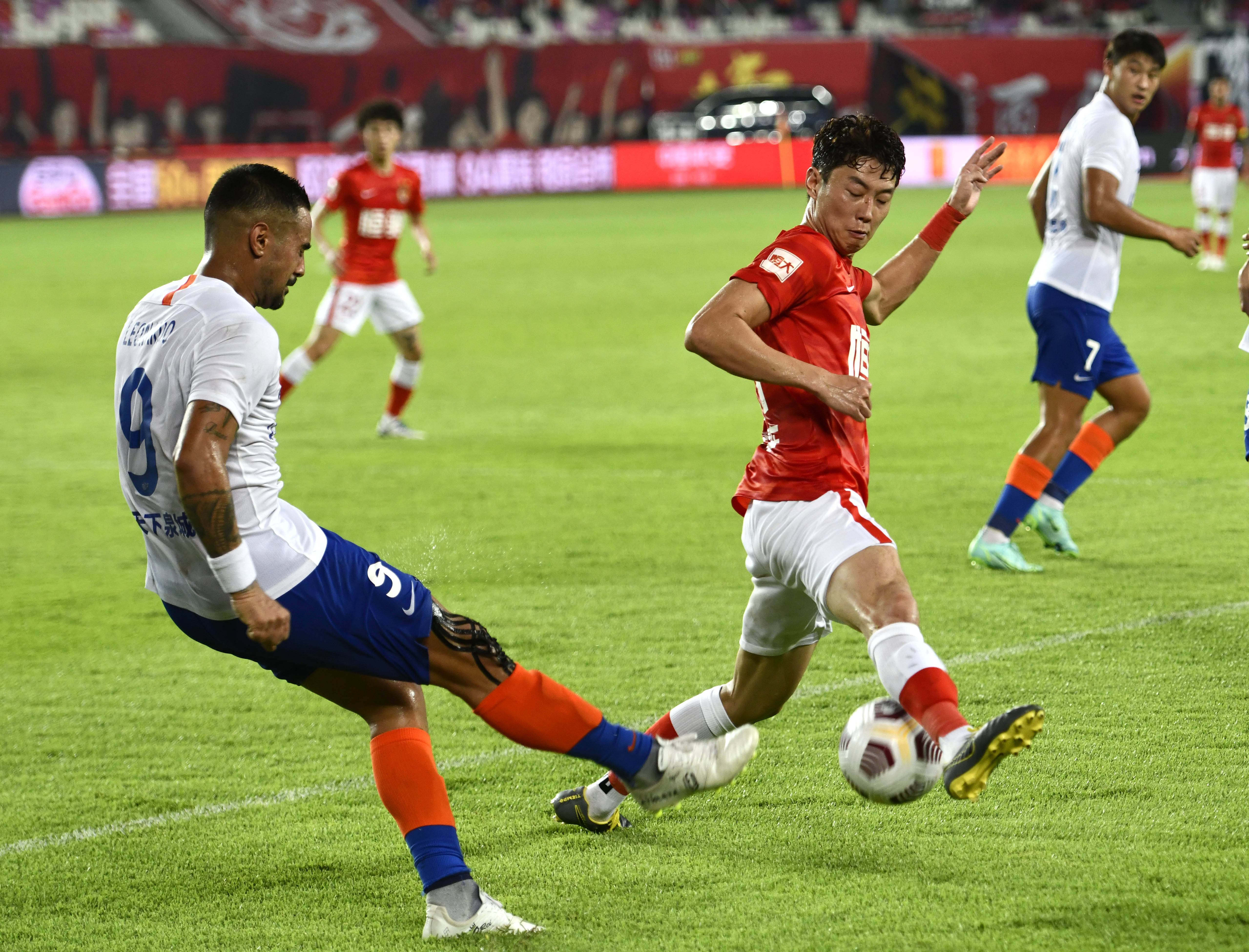 卫报：塞内加尔18岁门将被假经纪人诈骗，在国外被绑架身亡（《卫报》：塞内加尔18岁门将遭假经纪人诱骗，海外被绑架不幸遇害）