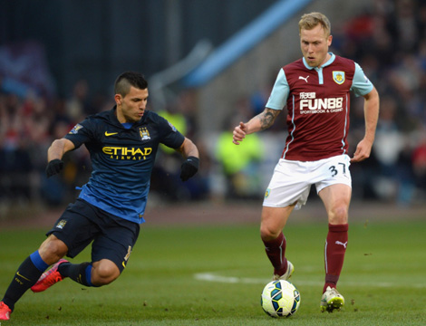 被东契奇吐槽太滑！队记：湖人今天将不会使用NBA杯专用地板（东契奇嫌地板太滑，队记：湖人今日将弃用NBA杯专用地板）